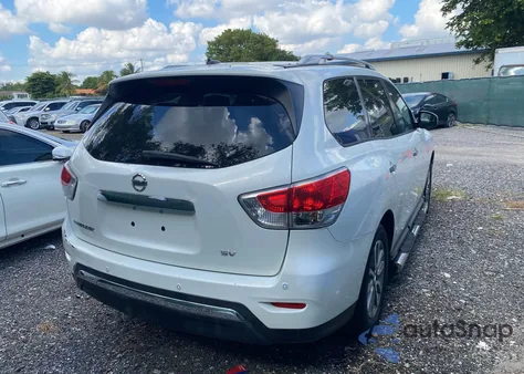 2014 Nissan Pathfinder Platinum/S/Sl/Sv z USA, uszkodzony, nr VIN 5N1AR2MN5EC686386